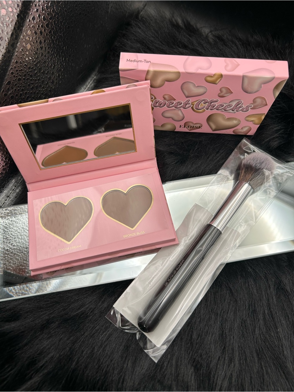 BRONZER & Contour, SWEET CHEEKS Palette & Contour Brushes Retail $49
